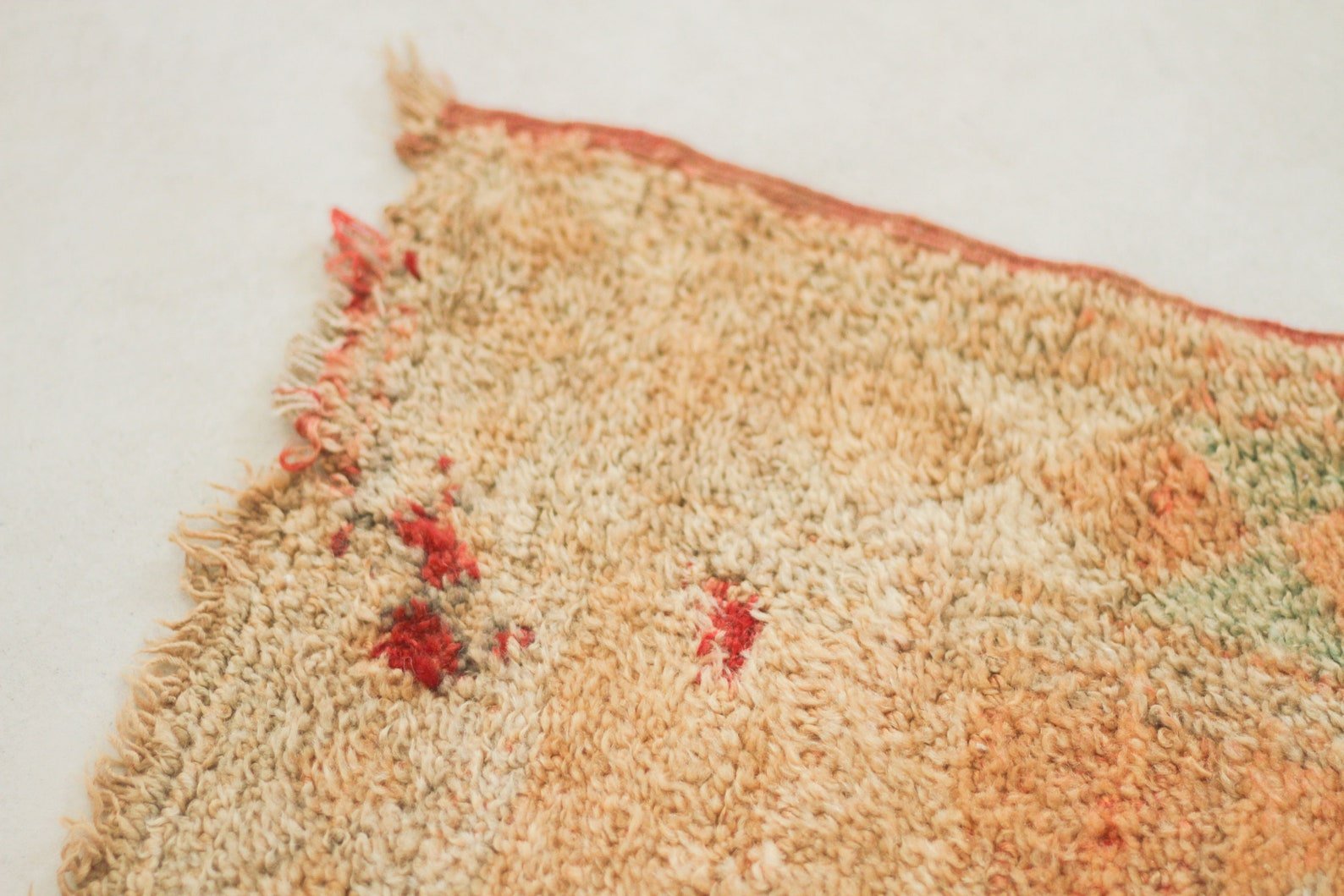 Vintage Moroccan Rug – Handmade Wool Berber rug, 5x10 ft – Peach beni mguild rug
