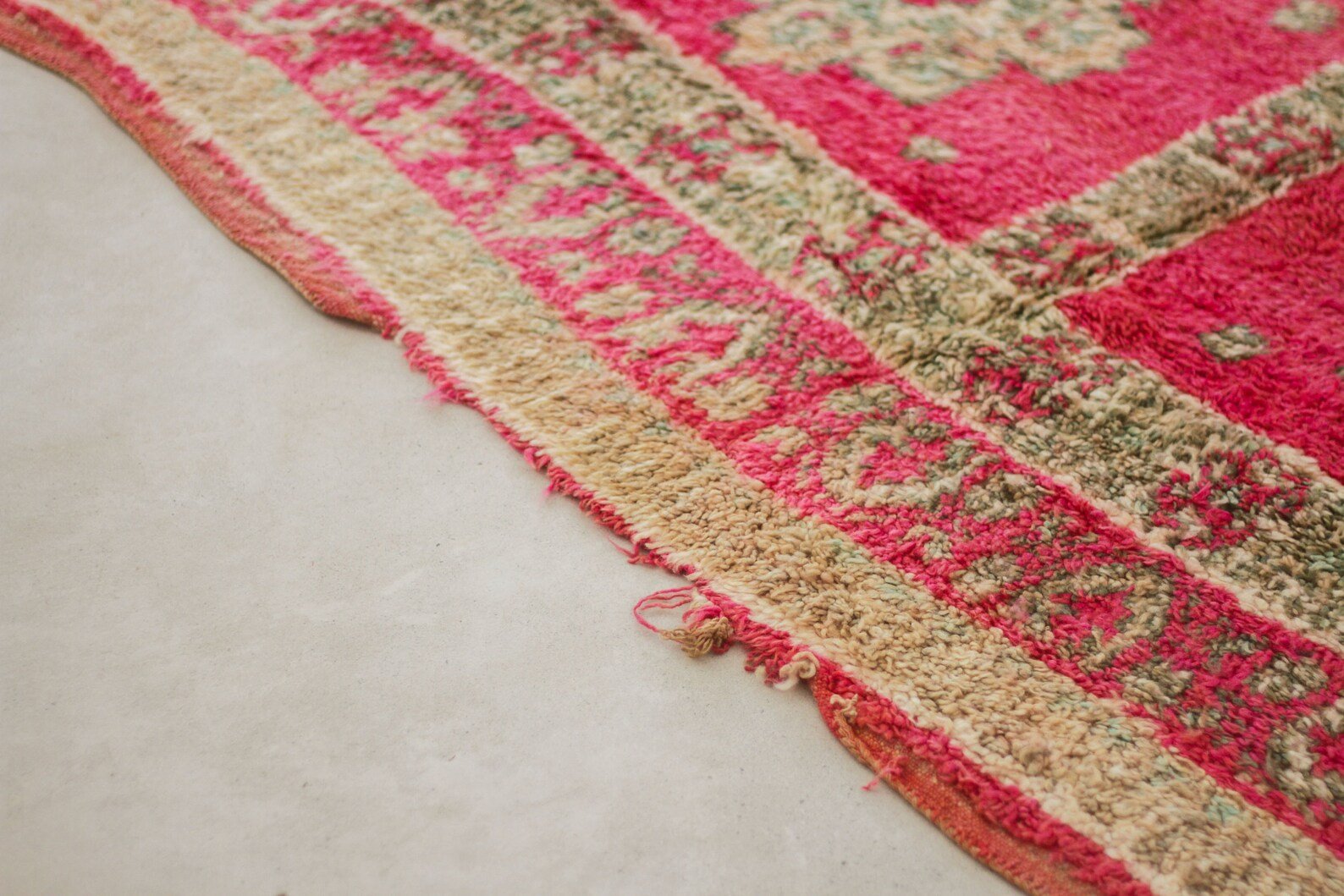 Vintage Moroccan Rug – Handmade Wool Berber rug, 7x12 ft – Pink beni mguild rug