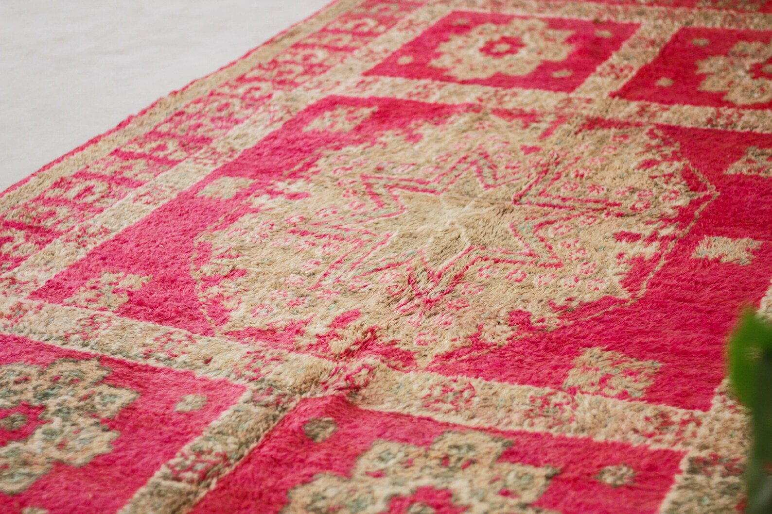 Vintage Moroccan Rug – Handmade Wool Berber rug, 7x12 ft – Pink beni mguild rug
