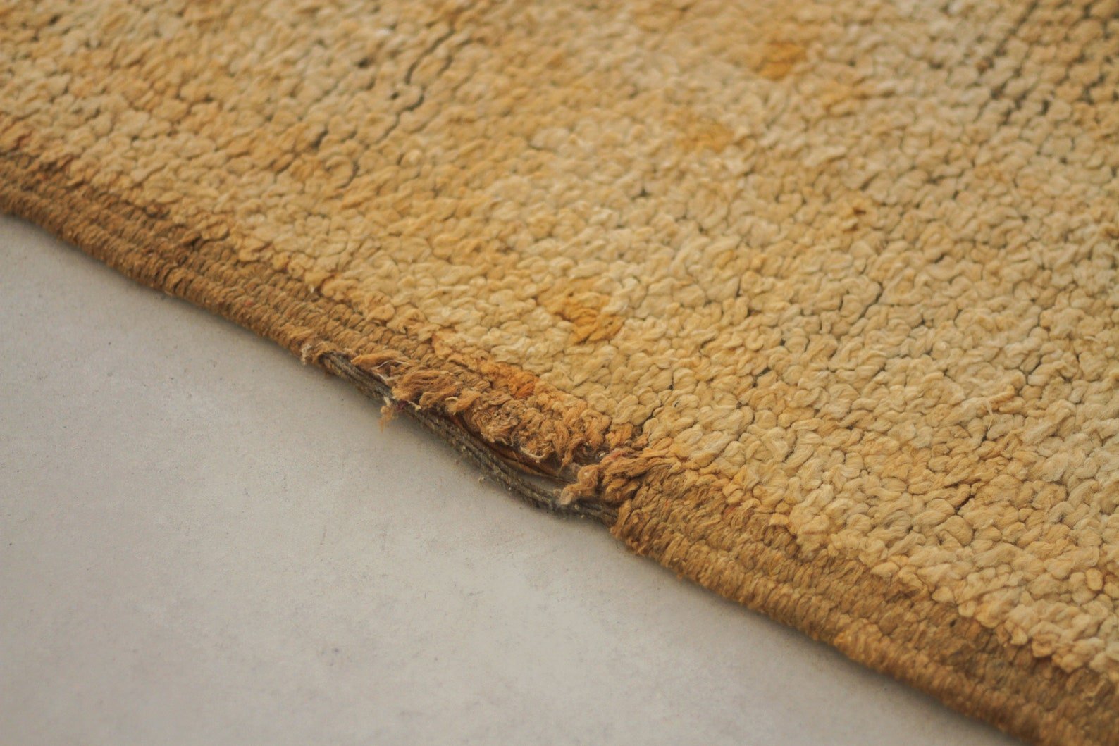 Vintage Moroccan Rug – Handmade Wool Berber rug, 5.5x12 ft – Peach beni mguild rug