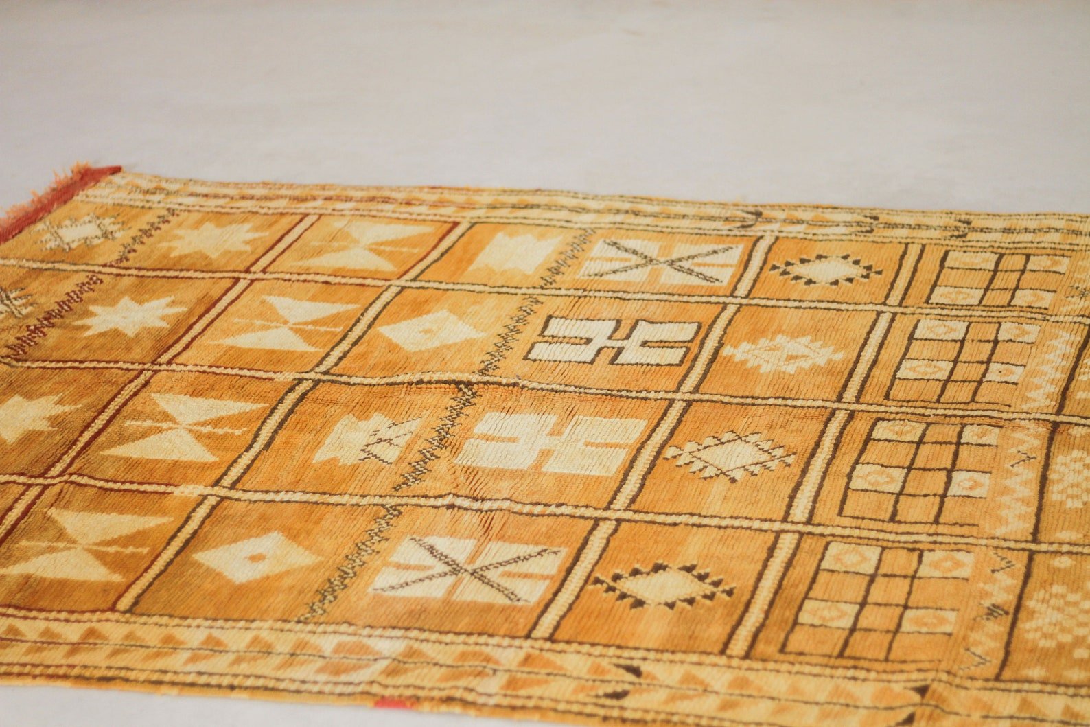 Vintage Moroccan Rug – Handmade Wool Berber rug, 7x5 ft – Yellow beni mguild rug