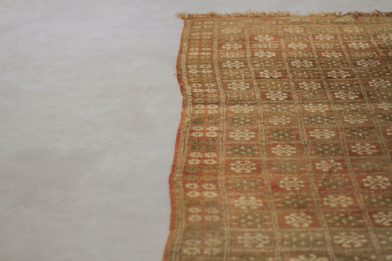Vintage Moroccan Rug – Handmade Wool Berber rug, 5x8 ft – beni mguild rug