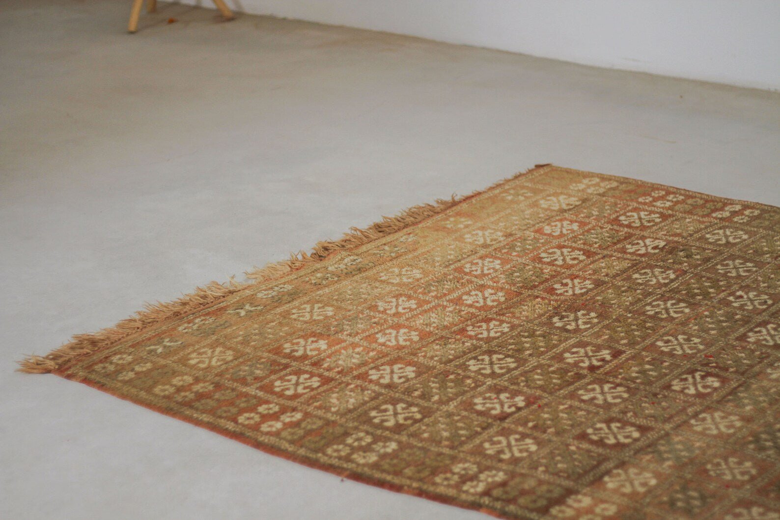 Vintage Moroccan Rug – Handmade Wool Berber rug, 5x8 ft – beni mguild rug