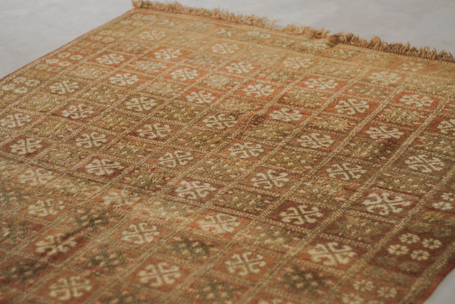 Vintage Moroccan Rug – Handmade Wool Berber rug, 5x8 ft – beni mguild rug