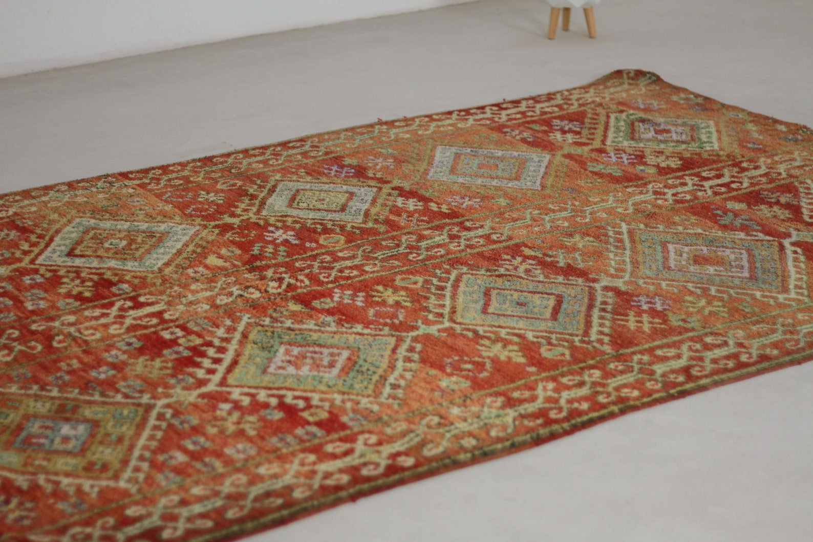Vintage Moroccan Rug – Handmade Wool Berber rug, 6x10 ft – Red beni mguild rug