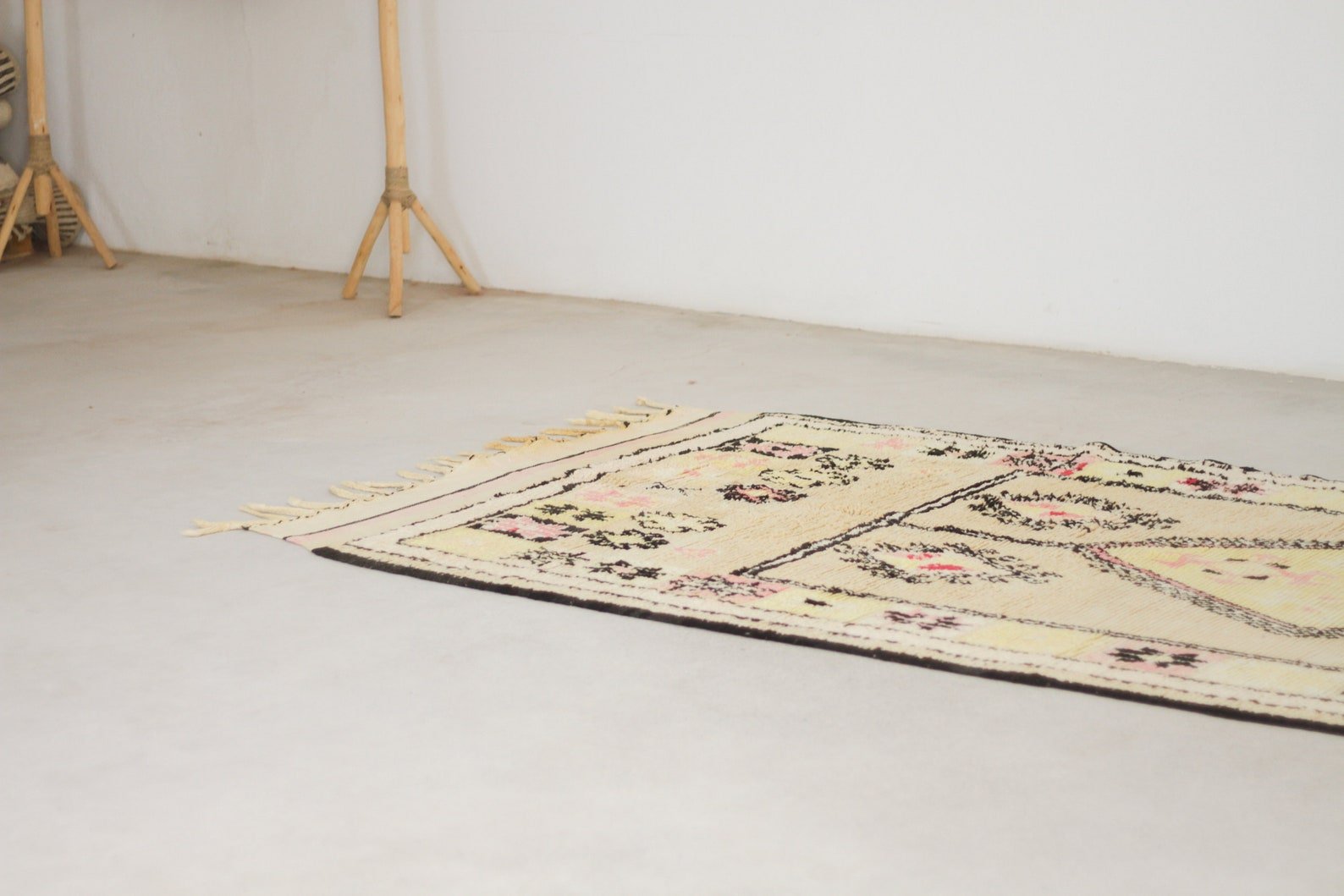 Vintage Moroccan Rug – Handmade Wool Berber rug, 5x11 ft – Yellow beni mguild rug