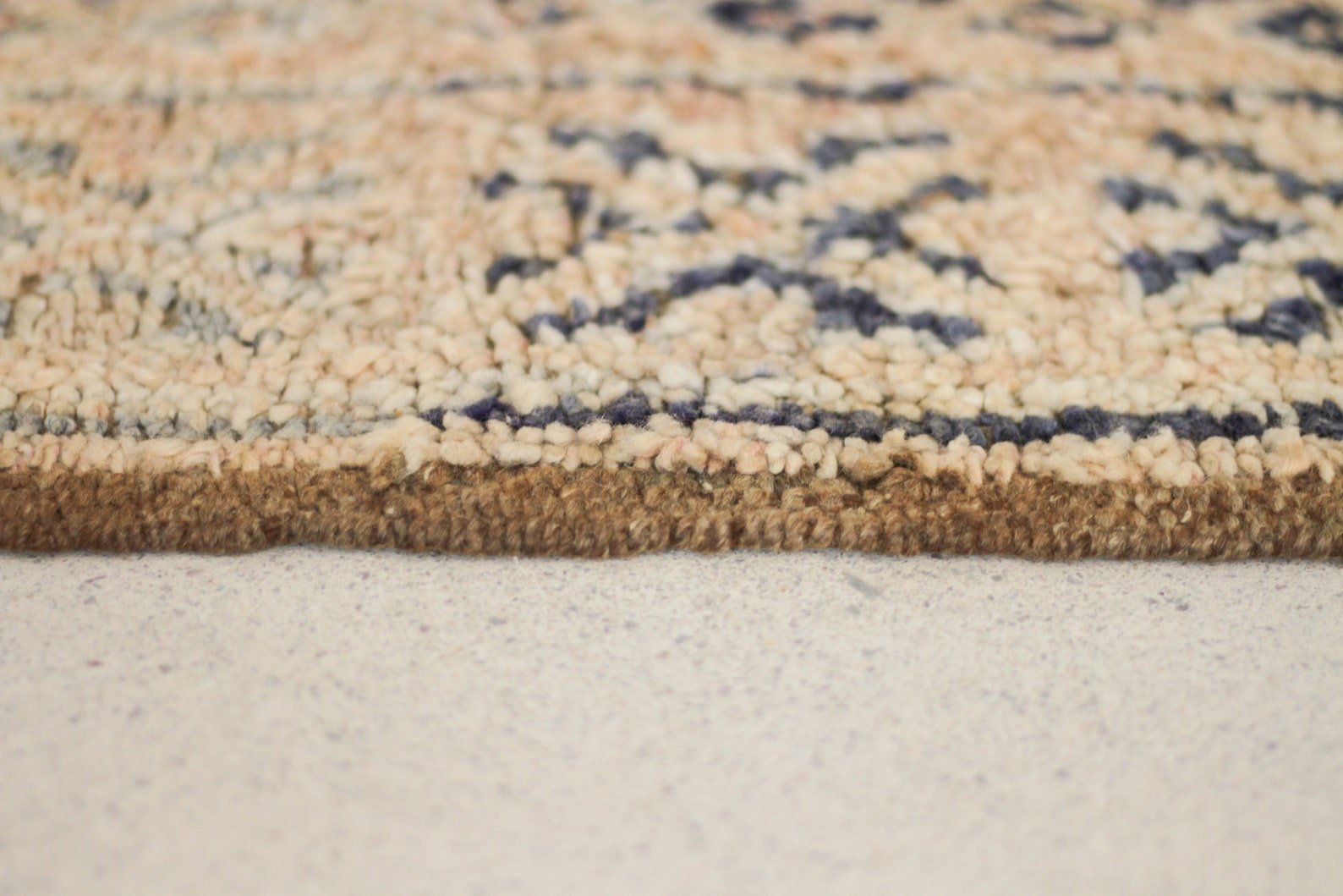 Vintage Moroccan Rug – Handmade Wool Berber rug, 7x11 ft – beige beni mguild rug