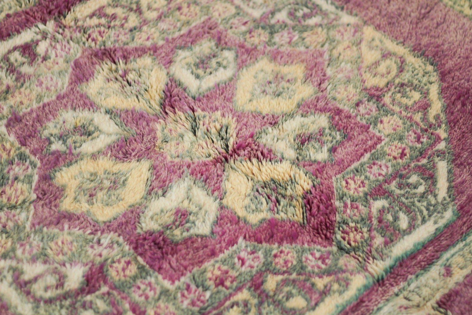 Vintage Moroccan Rug – Handmade Wool Berber rug, 4x7 ft – Purple beni mguild rug