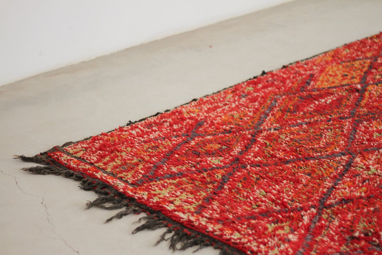 Vintage Moroccan Rug – Handmade Wool Berber rug, 7x10 ft – Red beni mguild rug