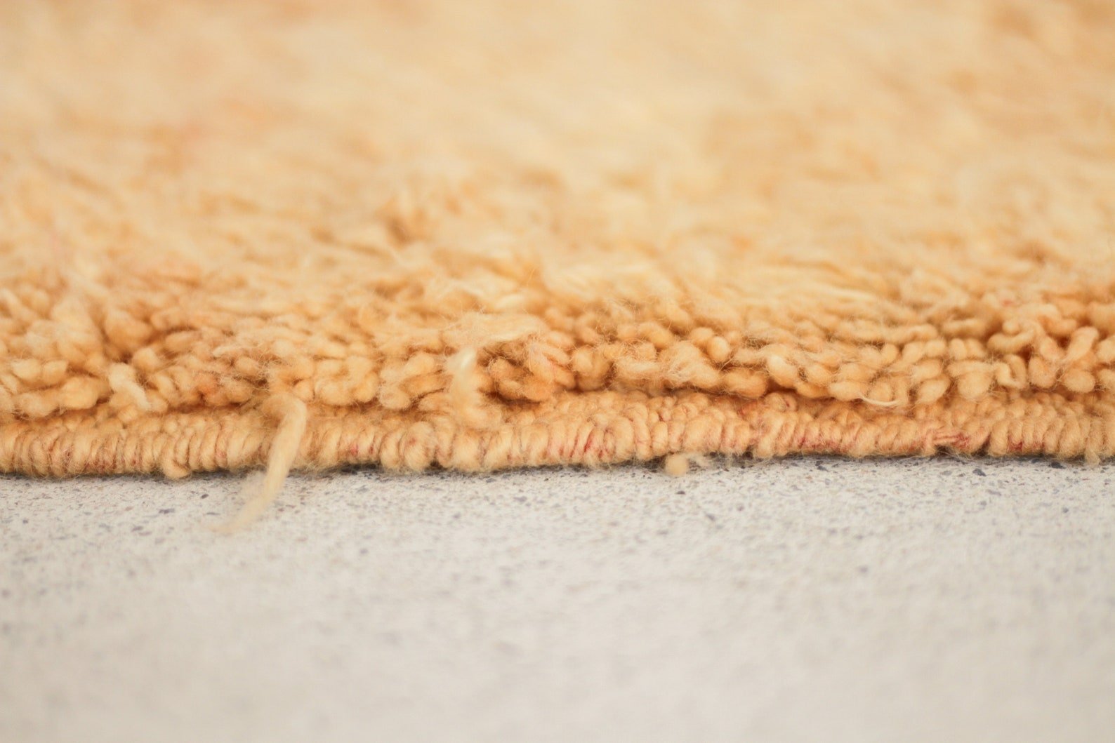 Vintage Moroccan Rug – Handmade Wool Berber rug, 7x10 ft – Peach beni mguild rug