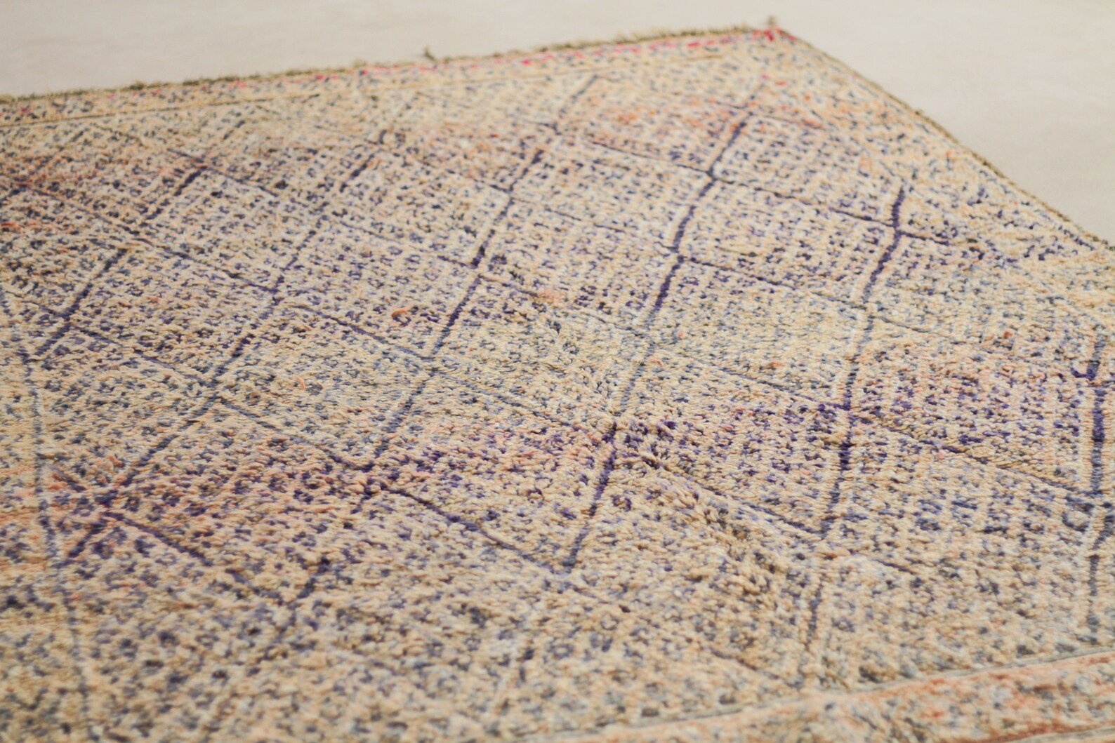 Vintage Moroccan Rug – Handmade Wool Berber rug, 6x10 ft – beni mguild rug