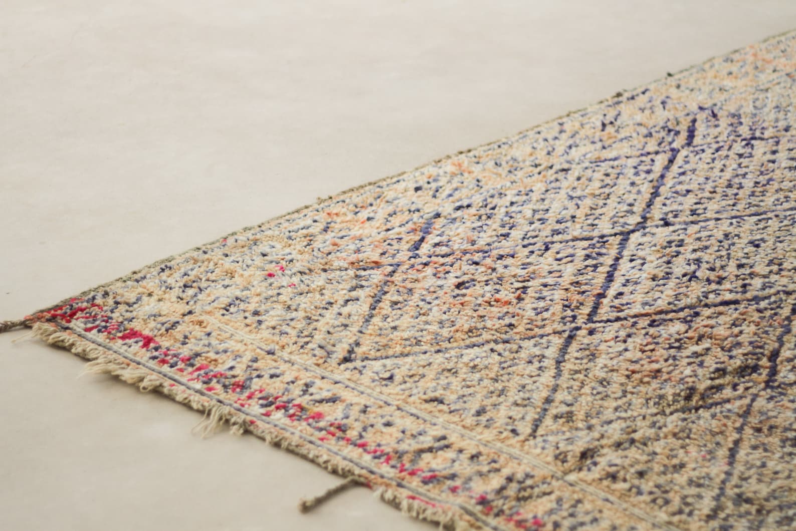 Vintage Moroccan Rug – Handmade Wool Berber rug, 6x10 ft – beni mguild rug