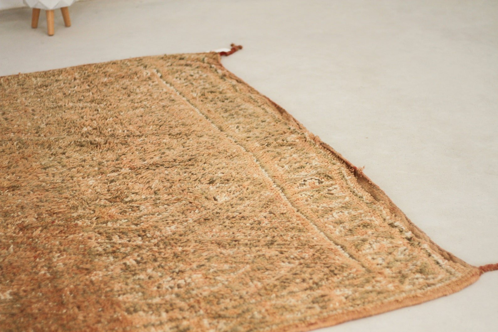 Vintage Moroccan Rug – Handmade Wool Berber rug, 6x11 ft – Peach beni mguild rug