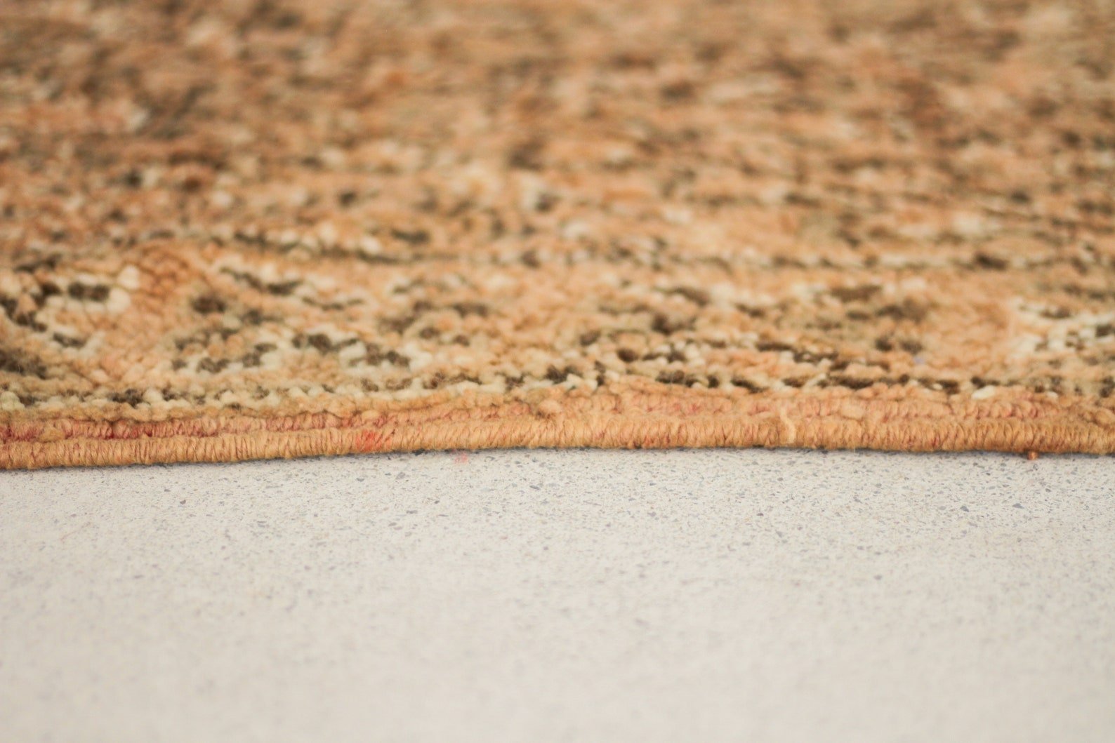 Vintage Moroccan Rug – Handmade Wool Berber rug, 6x11 ft – Peach beni mguild rug