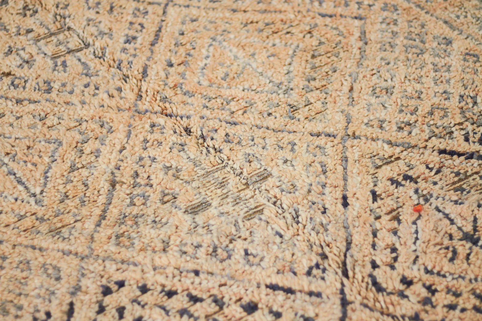 Vintage Moroccan Rug – Handmade Wool Berber rug, 7x11 ft – beige beni mguild rug