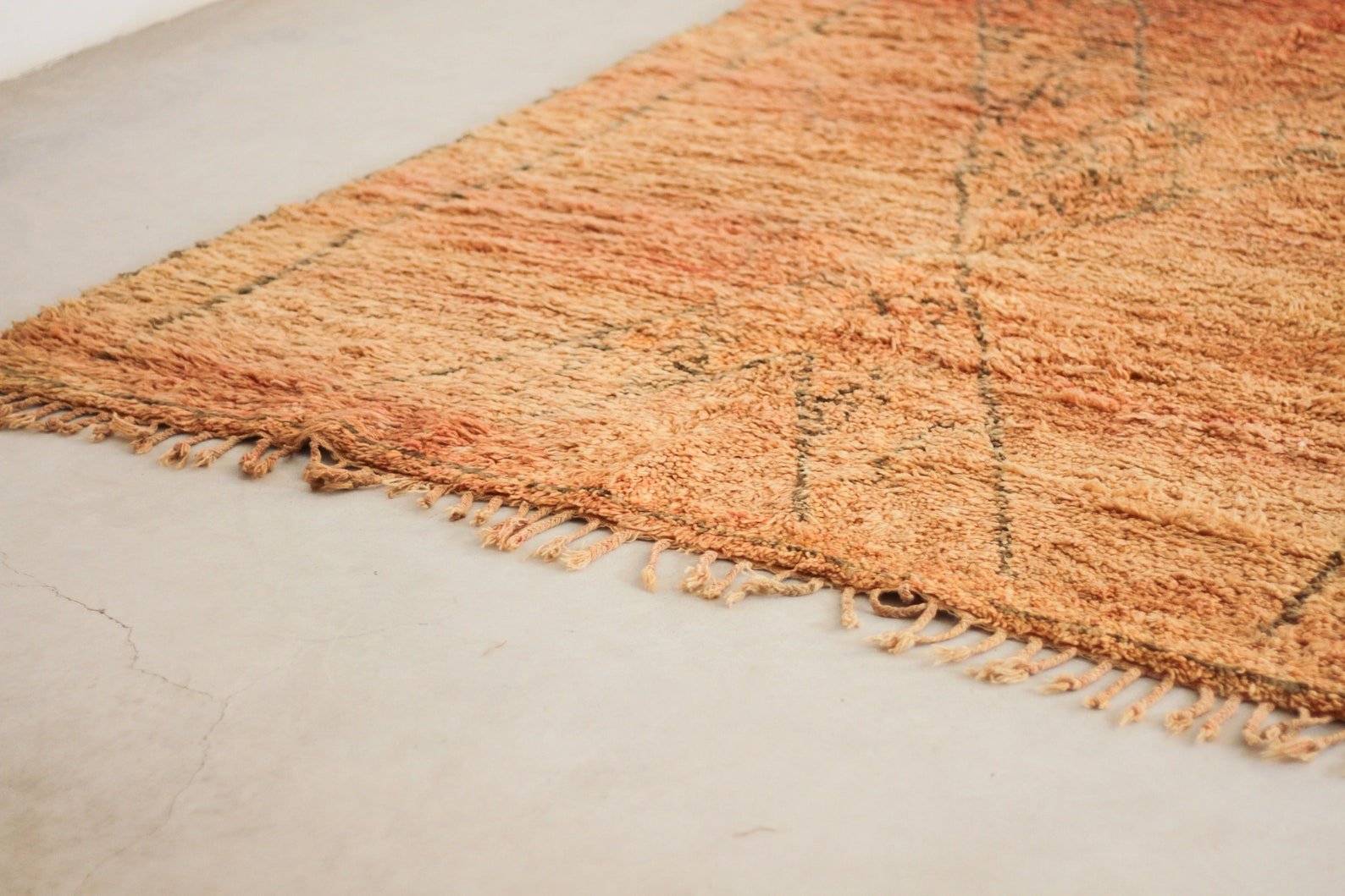 Vintage Moroccan Rug – Handmade Wool Berber rug, 6x11 ft – Peach beni mguild rug