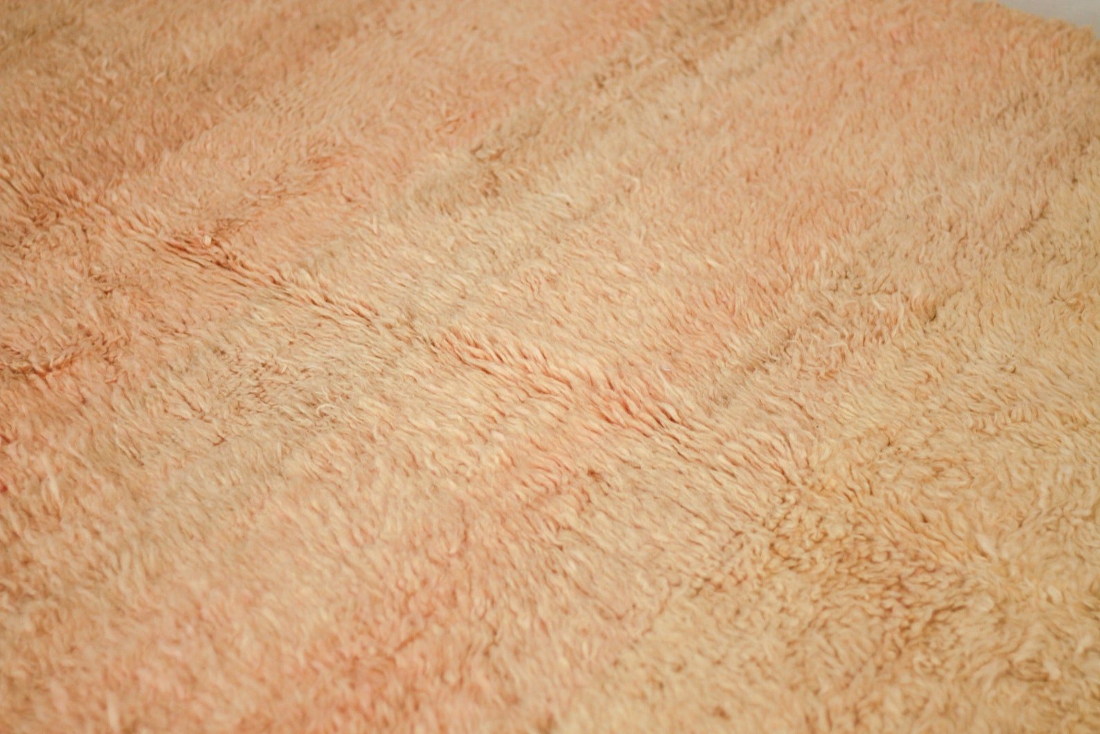 Vintage Moroccan Rug – Handmade Wool Berber rug, 6x10 ft – Peach beni mguild rug