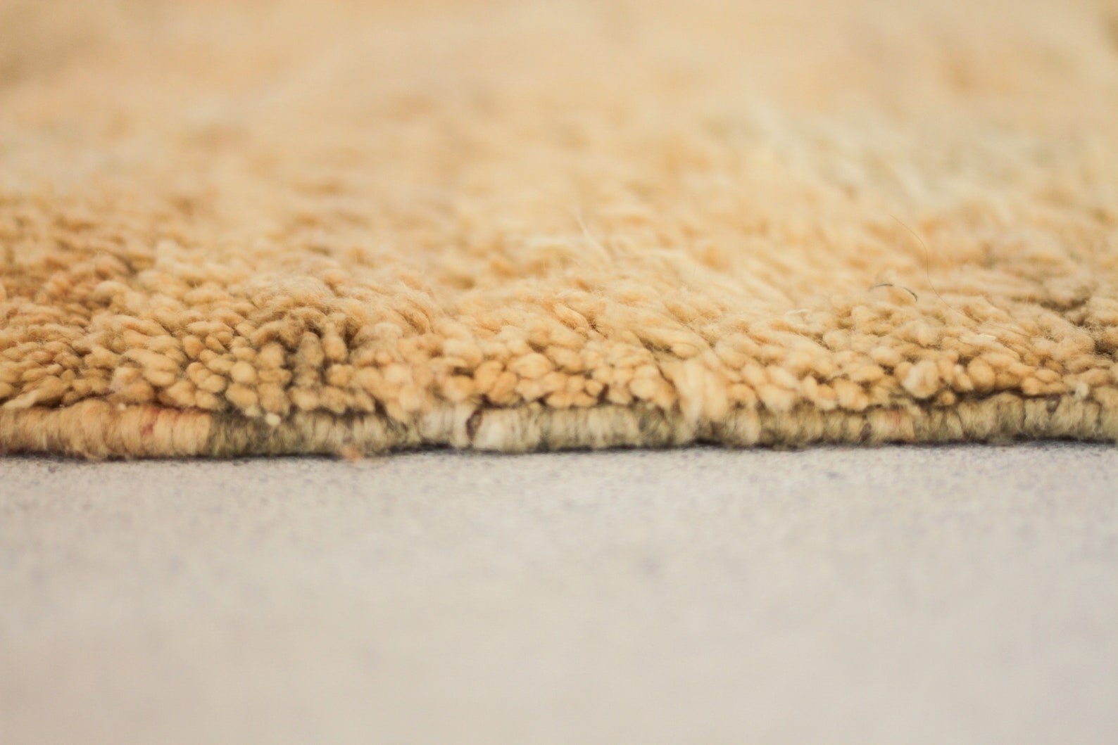 Vintage Moroccan Rug – Handmade Wool Berber rug, 5x9 ft – Peach beni mguild rug