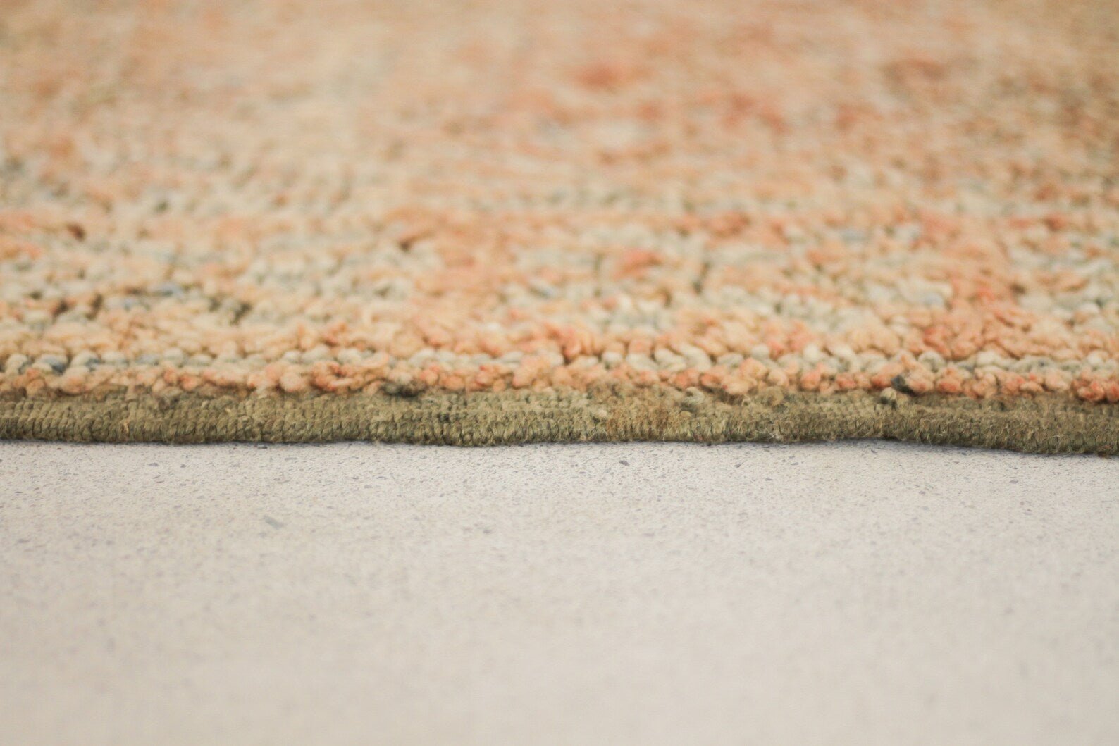 Vintage Moroccan Rug – Handmade Wool Berber rug, 6x9 ft – Peach beni mguild rug