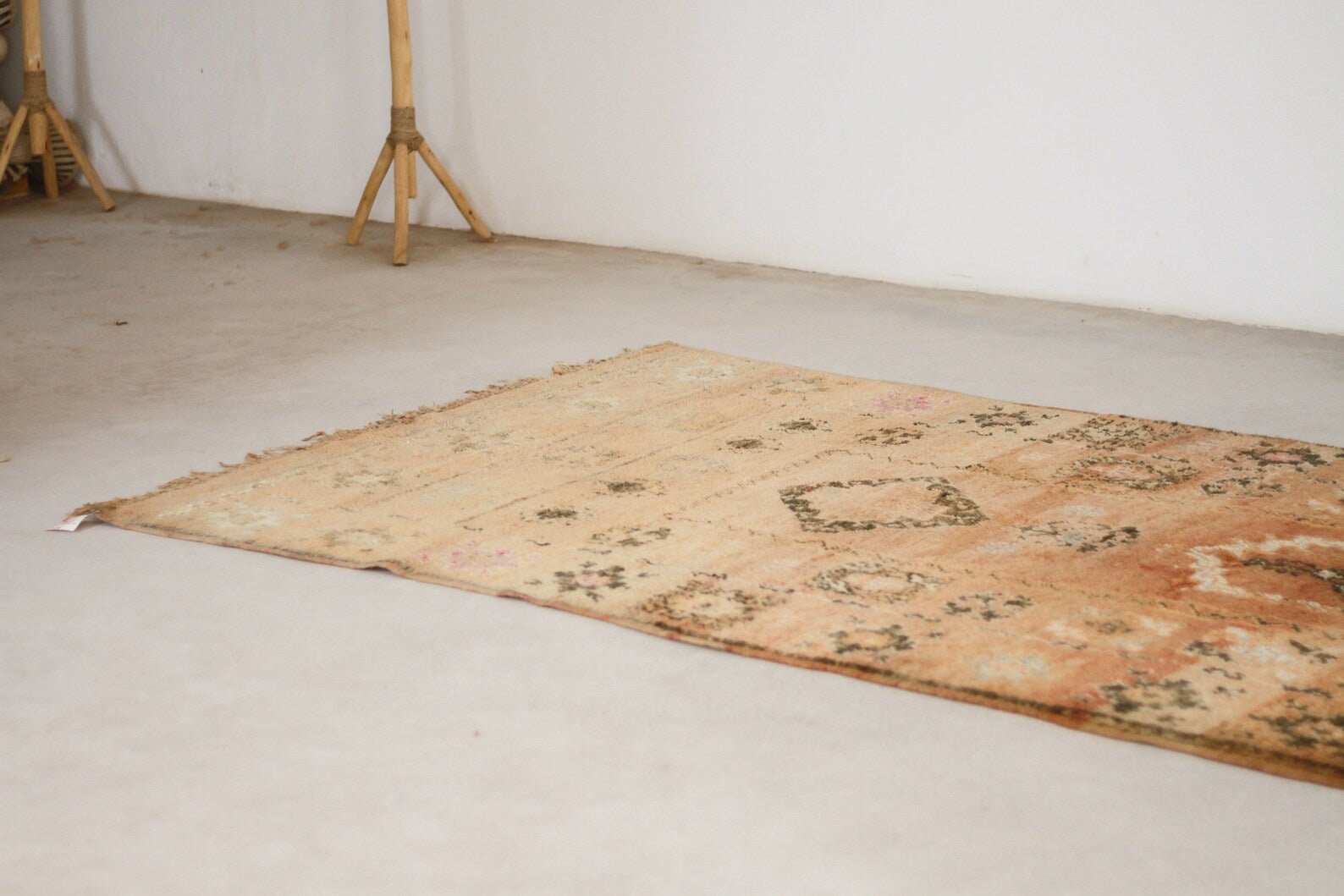 Vintage Moroccan Rug – Handmade Wool Berber rug, 5x11 ft – Peach beni mguild rug