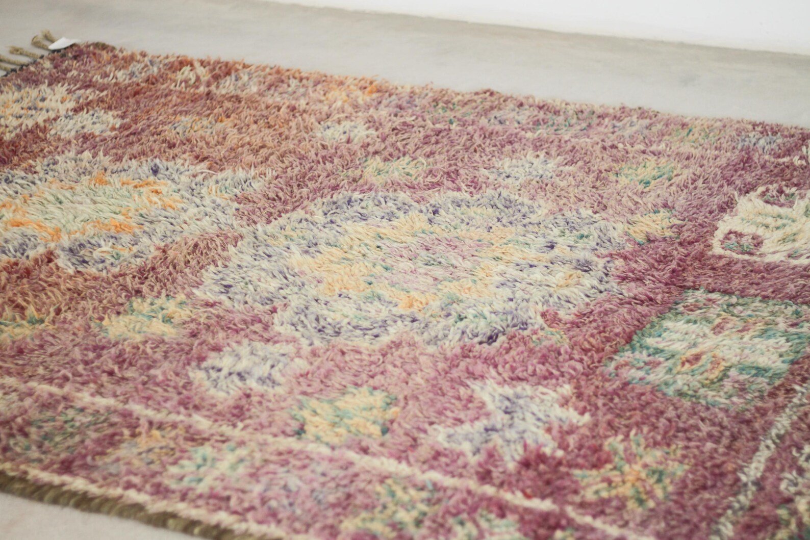 Vintage Moroccan Rug – Handmade Wool Berber rug, 6x8 ft – Purple beni mguild rug