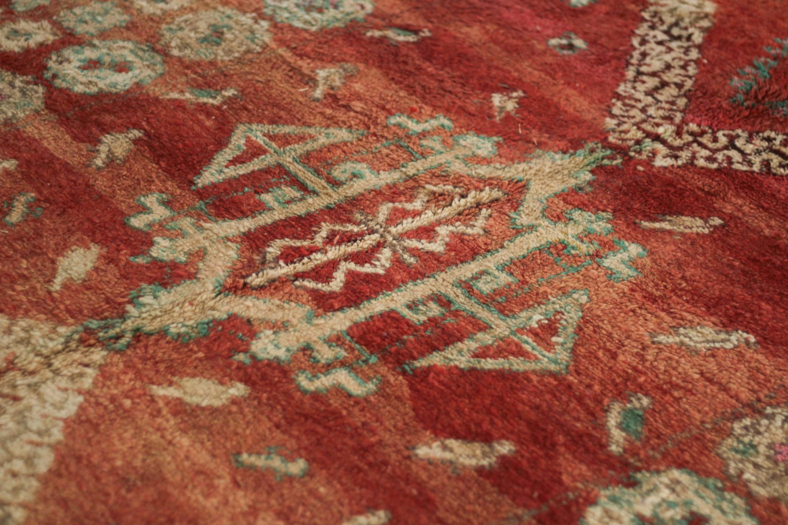 Vintage Moroccan Rug – Handmade Wool Berber rug, 6x11 ft – Red beni mguild rug