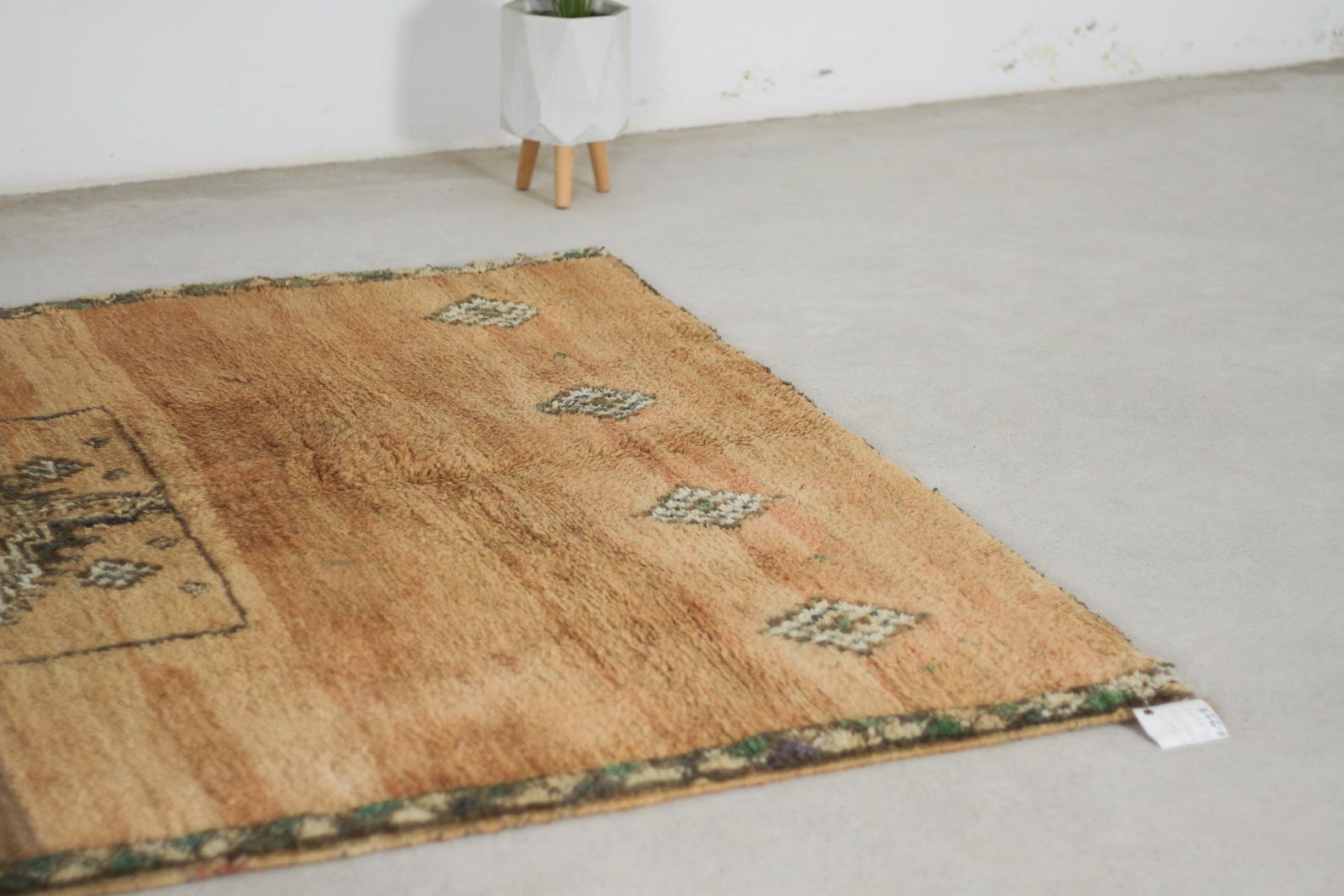 Vintage Moroccan Rug – Handmade Wool Berber rug, 6x8 ft – Brown beni mguild rug