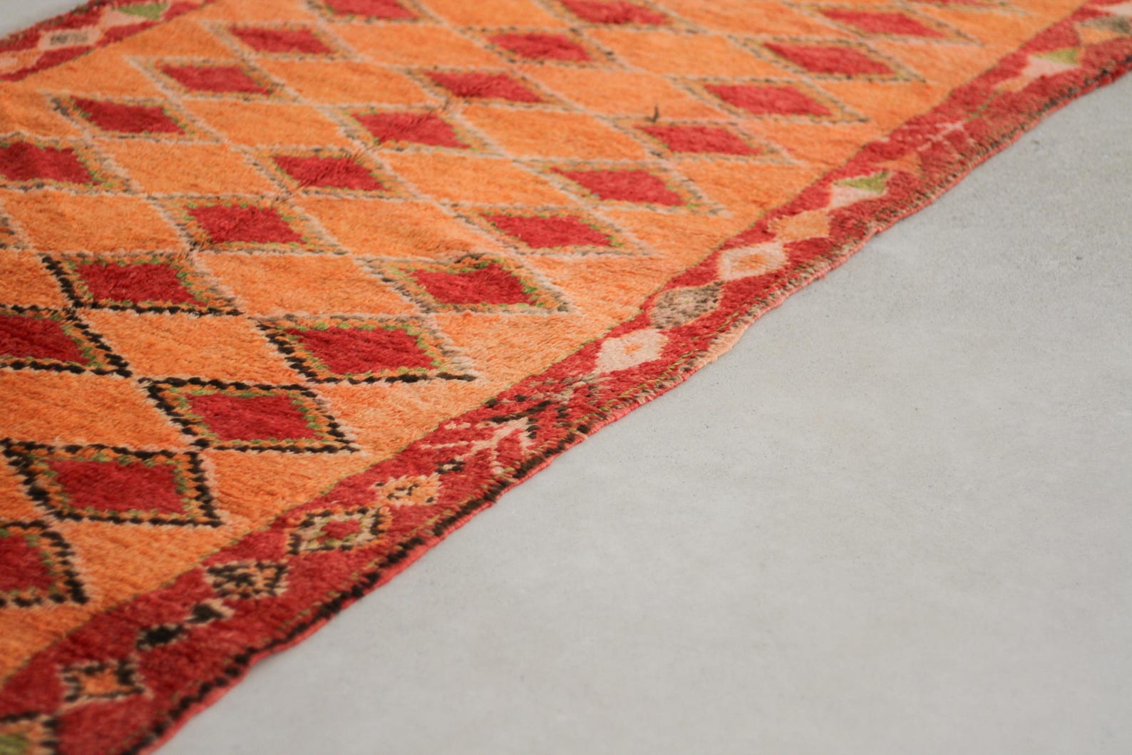 Vintage Moroccan Rug – Handmade Wool Berber rug, 5x11 ft – Orange beni mguild rug