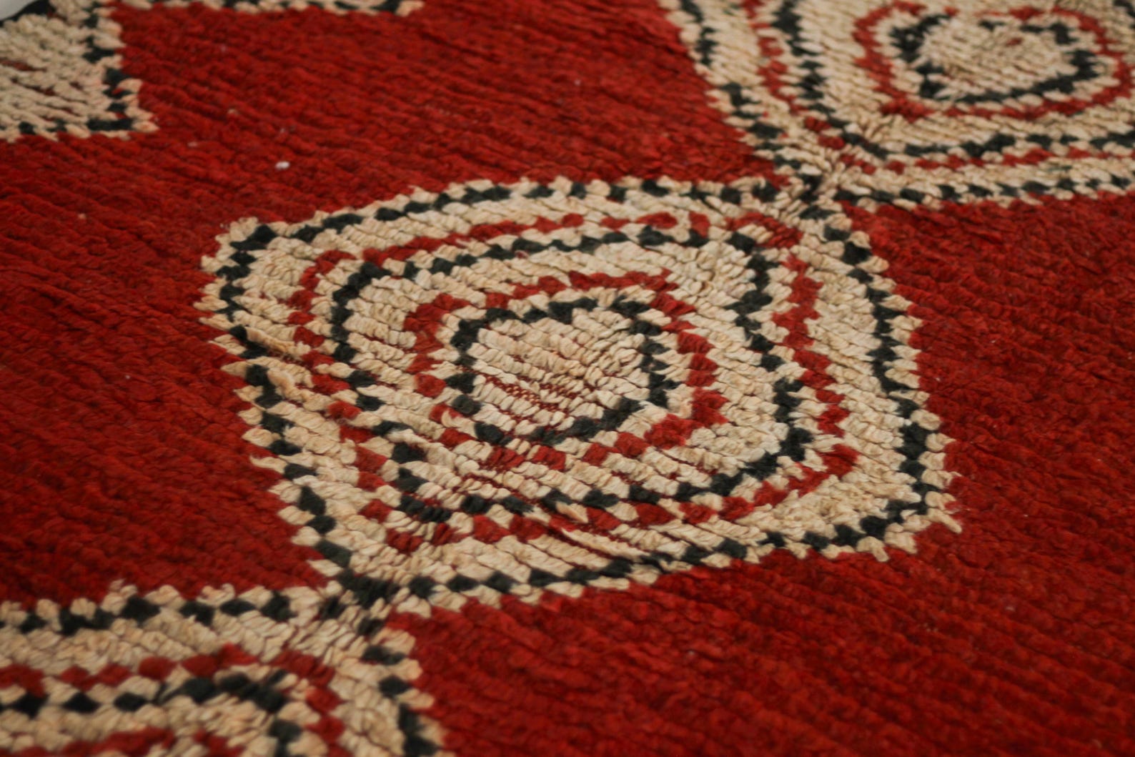 Vintage Moroccan Rug – Handmade Wool Berber rug, 5x11 ft – Red beni mguild rug