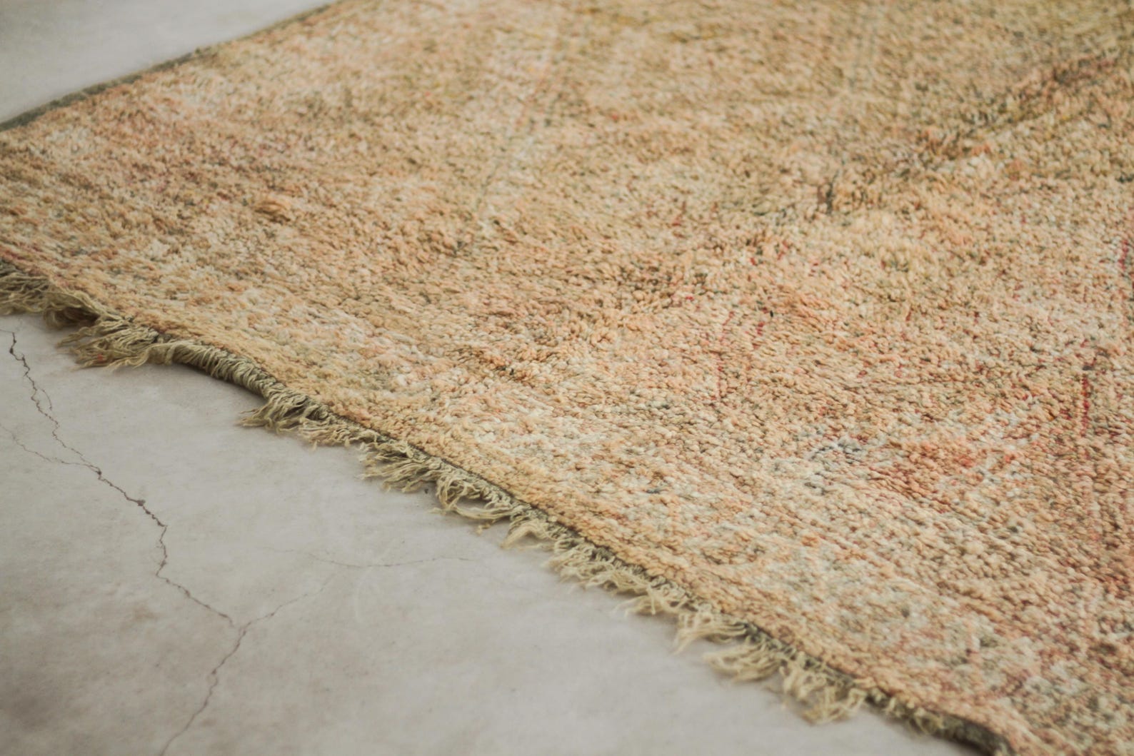 Vintage Moroccan Rug – Handmade Wool Berber rug, 6x11 ft – Peach beni mguild rug
