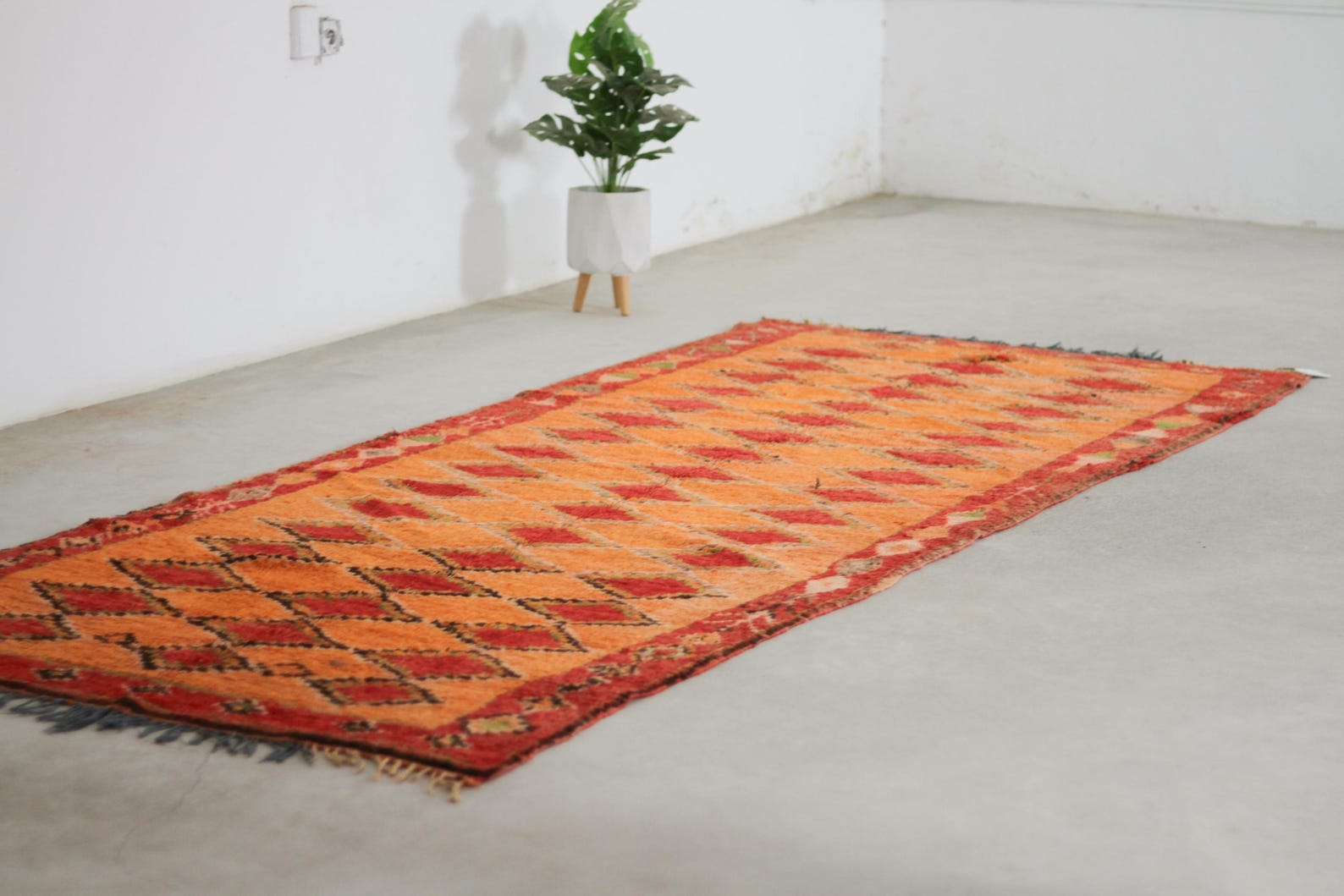 Vintage Moroccan Rug – Handmade Wool Berber rug, 5x11 ft – Orange beni mguild rug