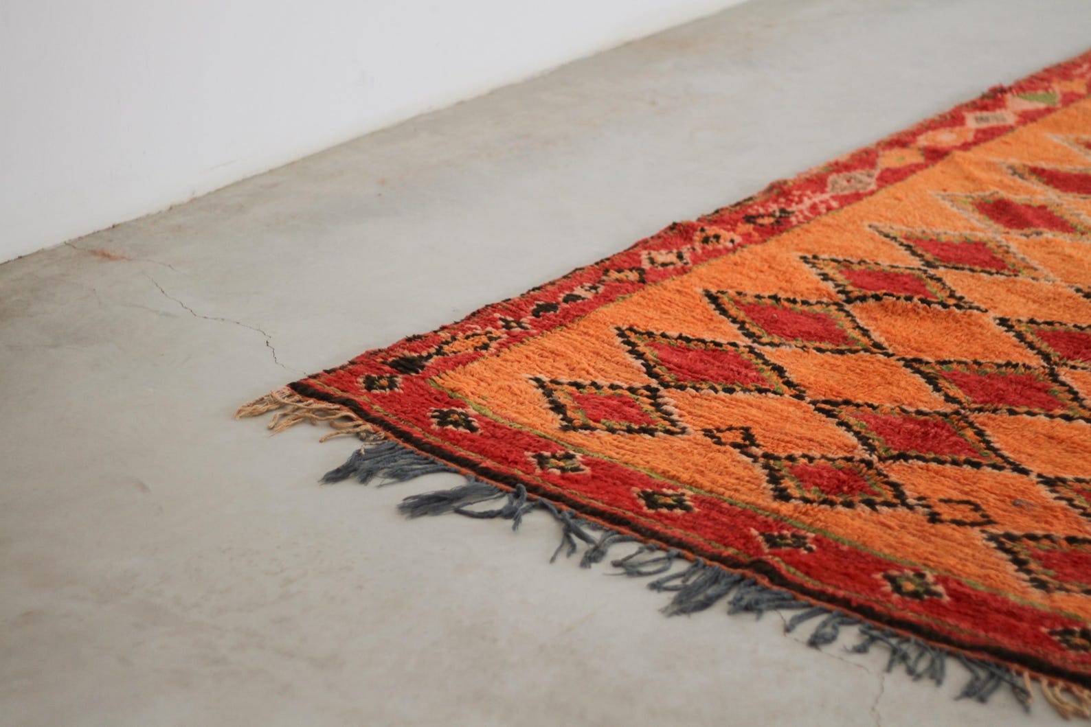 Vintage Moroccan Rug – Handmade Wool Berber rug, 5x11 ft – Orange beni mguild rug