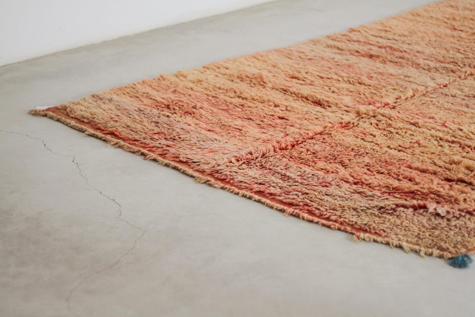 Vintage Moroccan Rug – Handmade Wool Berber rug, 6x10 ft – Peach beni mguild rug