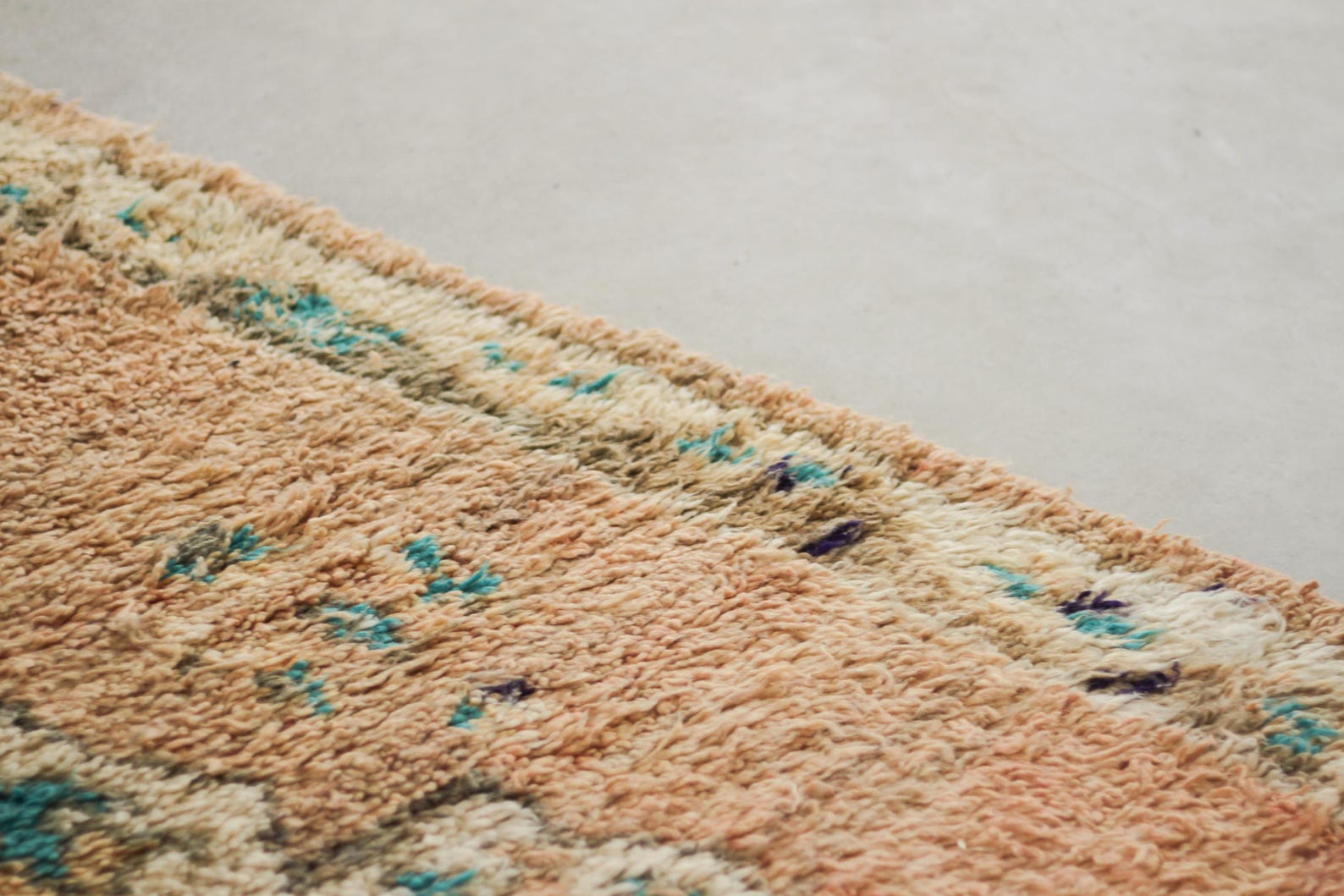 Vintage Moroccan Rug – Handmade Wool Berber rug, 6x12 ft – Peach beni mguild rug