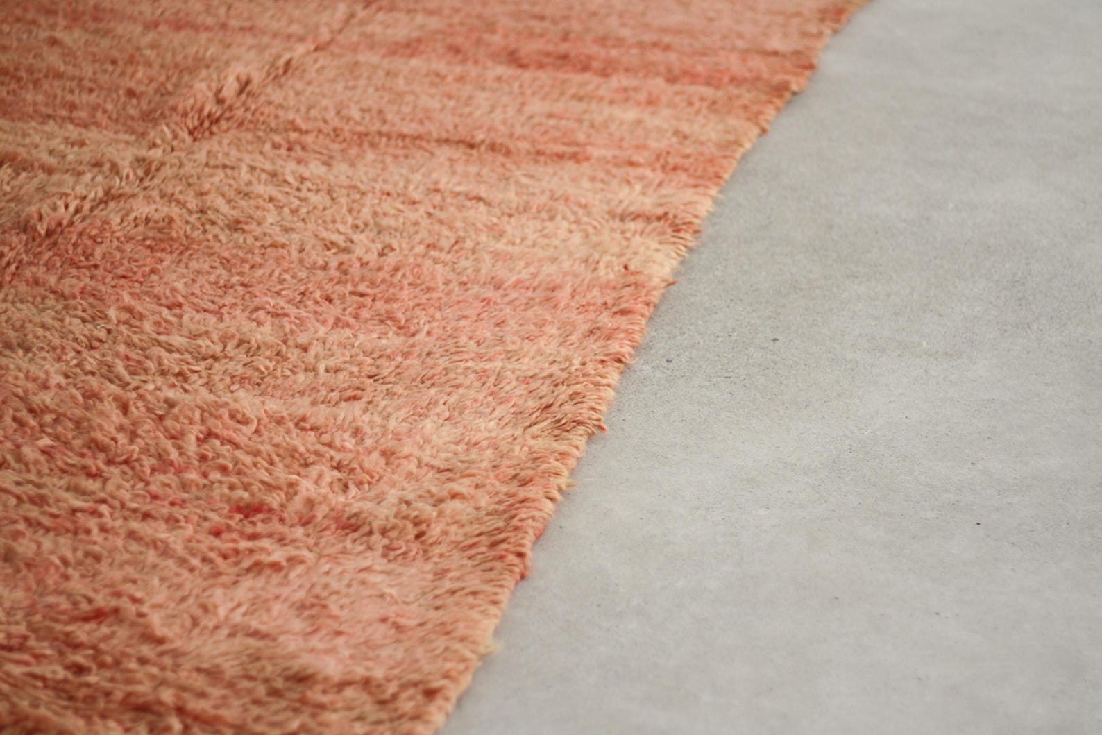 Vintage Moroccan Rug – Handmade Wool Berber rug, 5.5x11 ft – Pink beni mguild rug