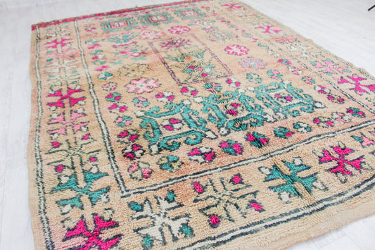 Vintage moroccan rug 88