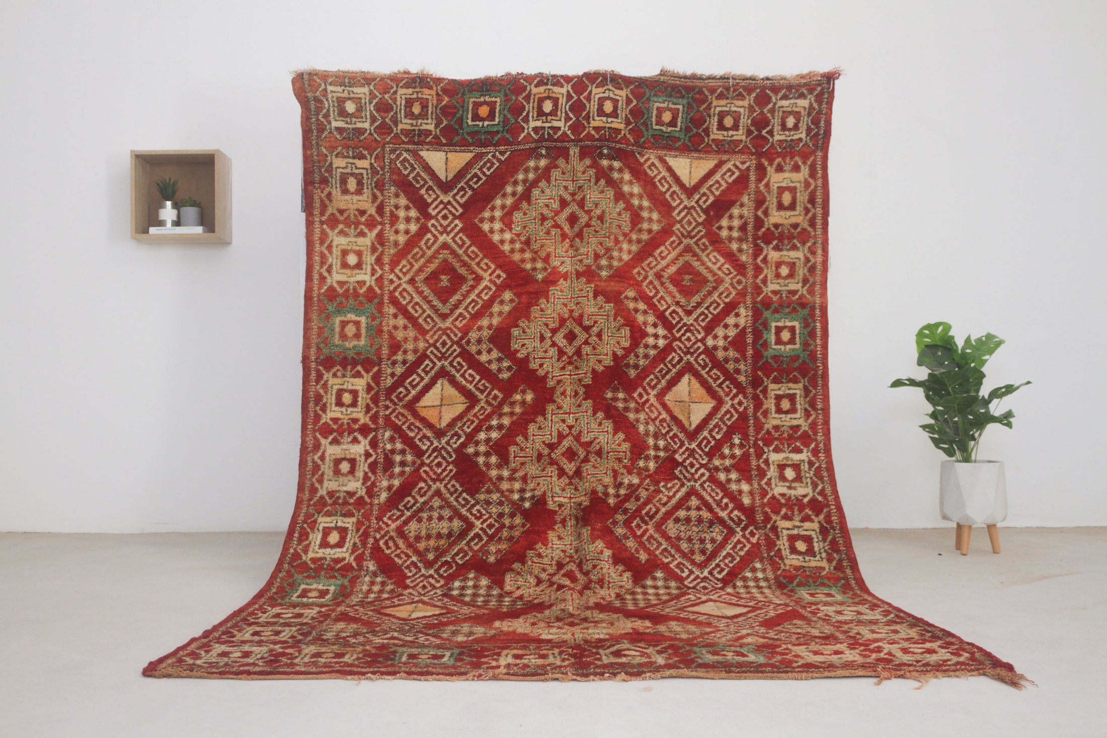 Vintage Moroccan Rug – Handmade Wool Berber rug, 5x8 ft – Red beni mguild rug