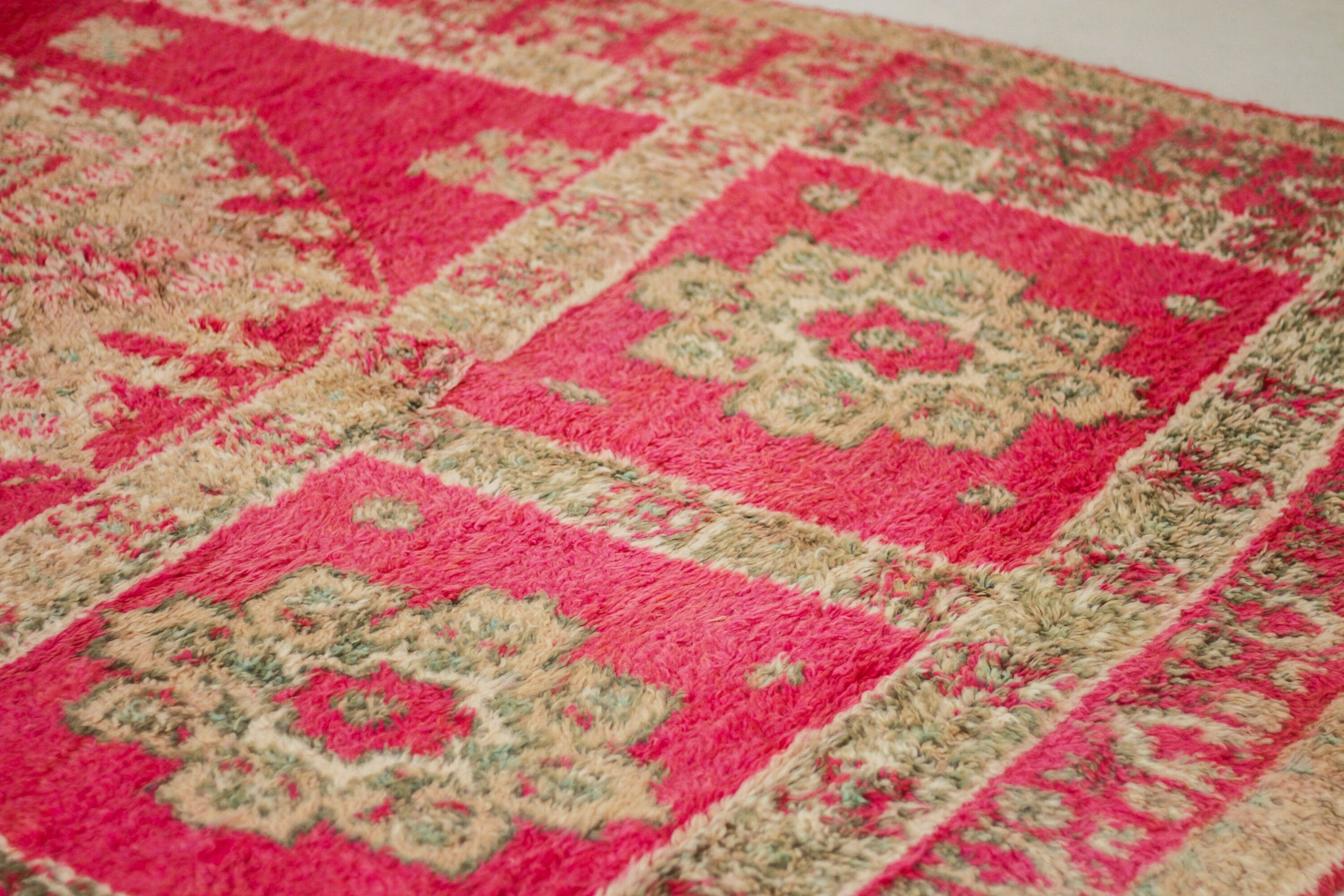 Vintage Moroccan Rug – Handmade Wool Berber rug, 7x12 ft – Pink beni mguild rug