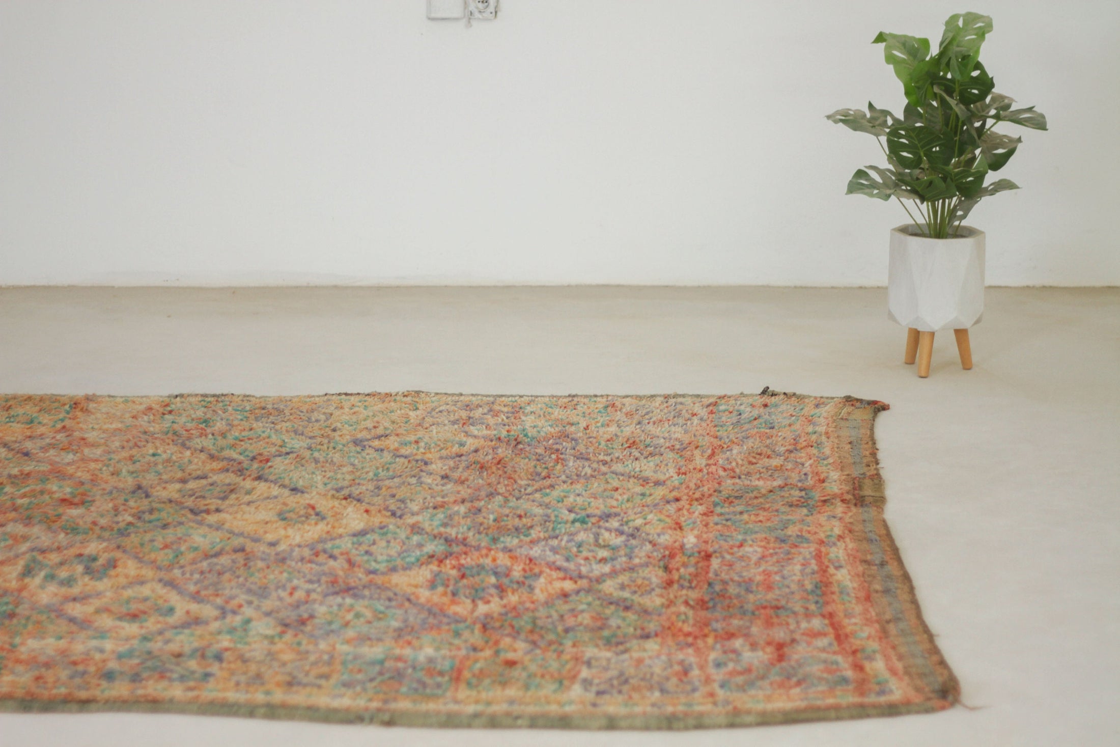Vintage Moroccan Rug – Handmade Wool Berber rug, 6x10 ft – beni mguild rug