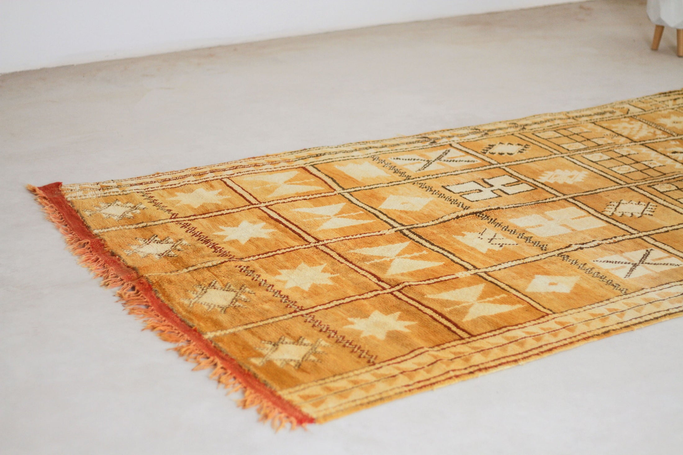 Vintage Moroccan Rug – Handmade Wool Berber rug, 7x5 ft – Yellow beni mguild rug