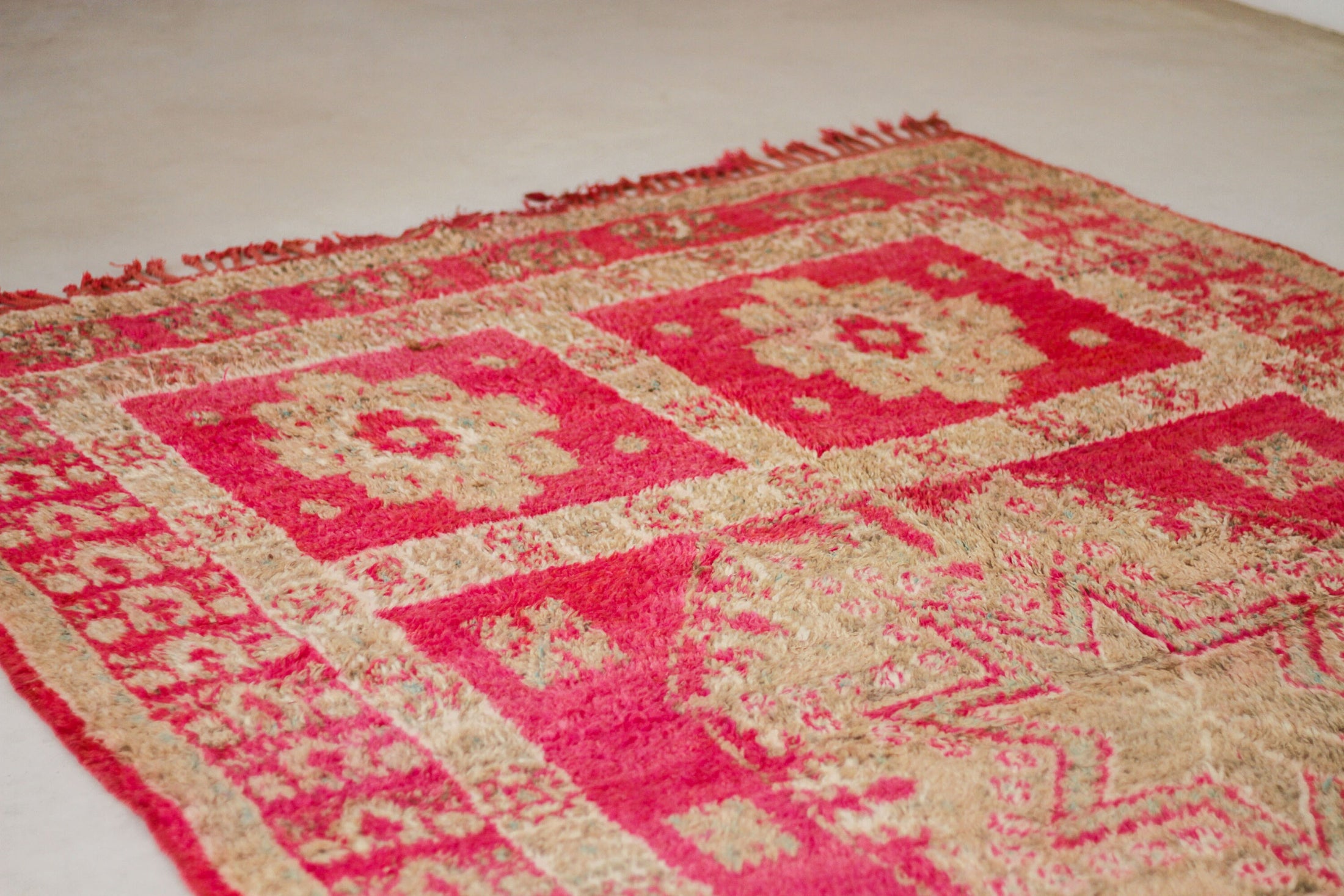 Vintage Moroccan Rug – Handmade Wool Berber rug, 7x12 ft – Pink beni mguild rug