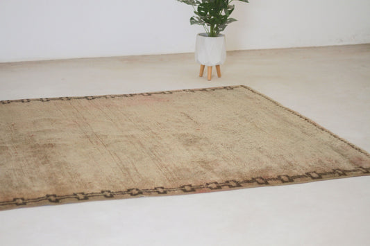 Vintage moroccan rug 01