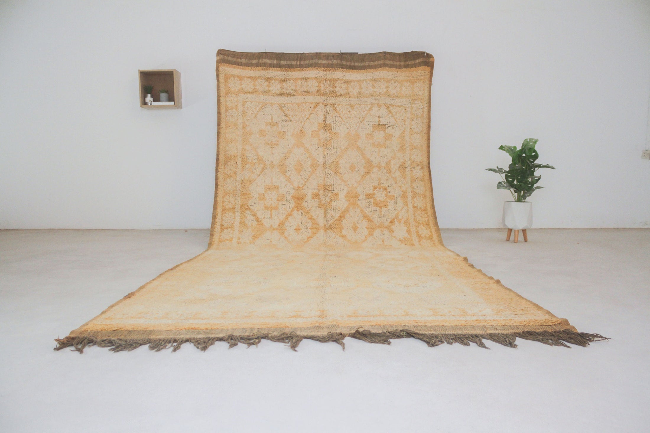 Vintage Moroccan Rug – Handmade Wool Berber rug, 5.5x12 ft – Peach beni mguild rug