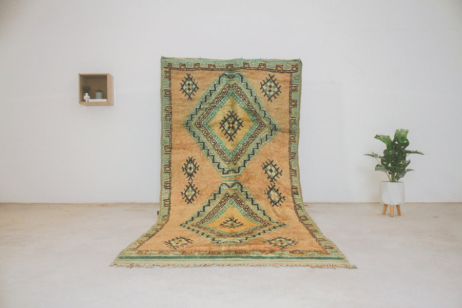 Vintage Moroccan Rug – Handmade Wool Berber rug, 4x9 ft – Peach beni mguild rug