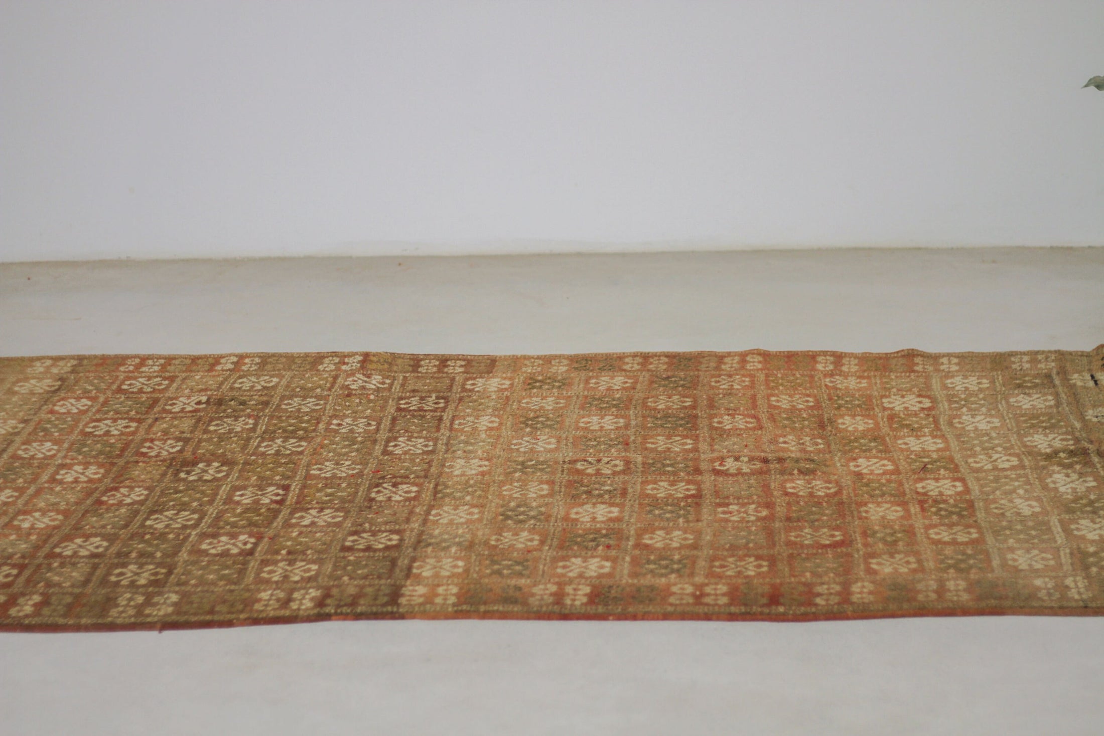 Vintage Moroccan Rug – Handmade Wool Berber rug, 5x8 ft – beni mguild rug