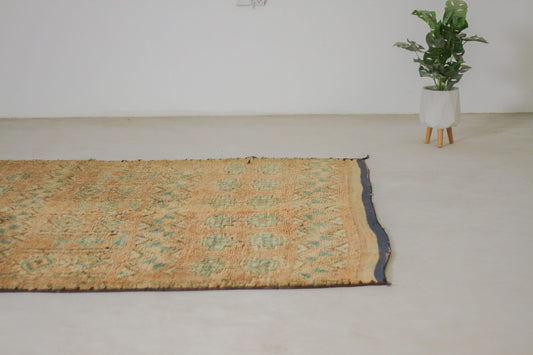 Vintage moroccan rug 09