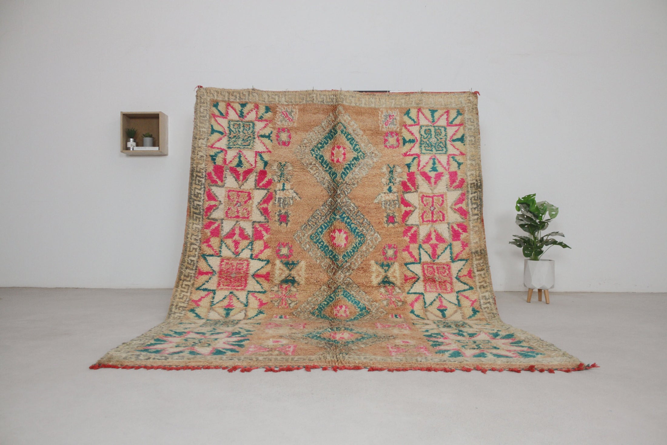 Vintage Moroccan Rug – Handmade Wool Berber rug, 6x8 ft – Pink beni mguild rug