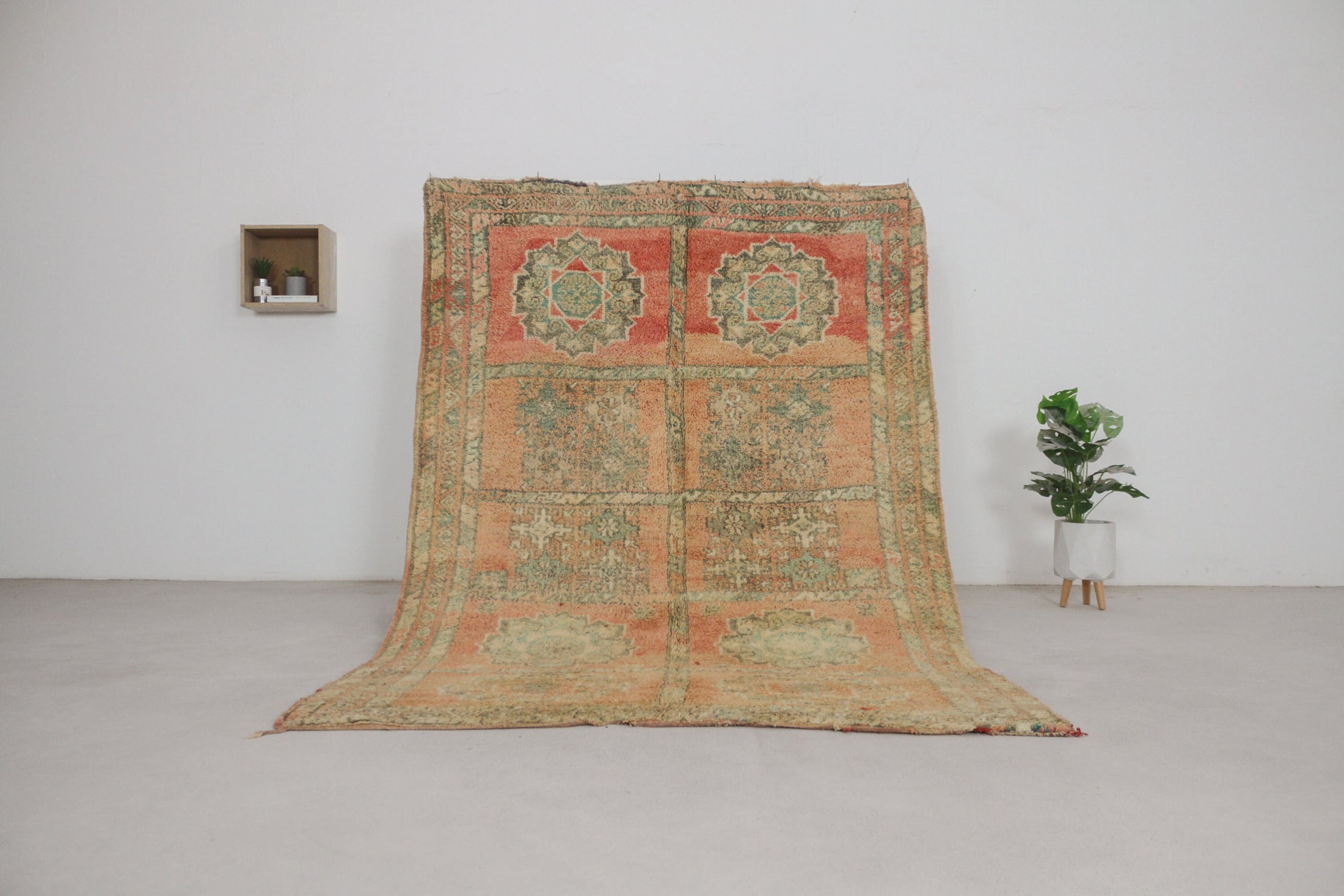 Vintage Moroccan Rug – Handmade Wool Berber rug, 5x8 ft – Peach beni mguild rug