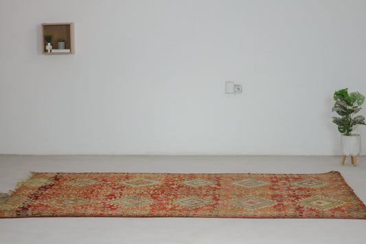 Vintage moroccan rug 13