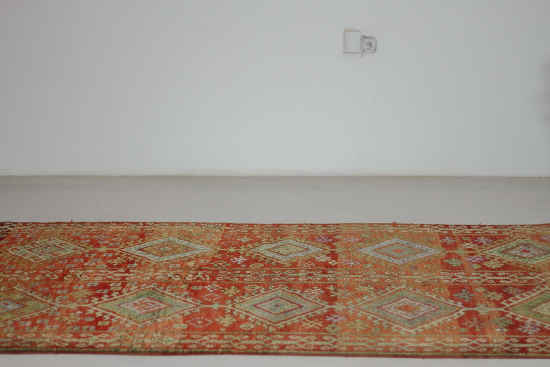 Vintage Moroccan Rug – Handmade Wool Berber rug, 6x10 ft – Red beni mguild rug